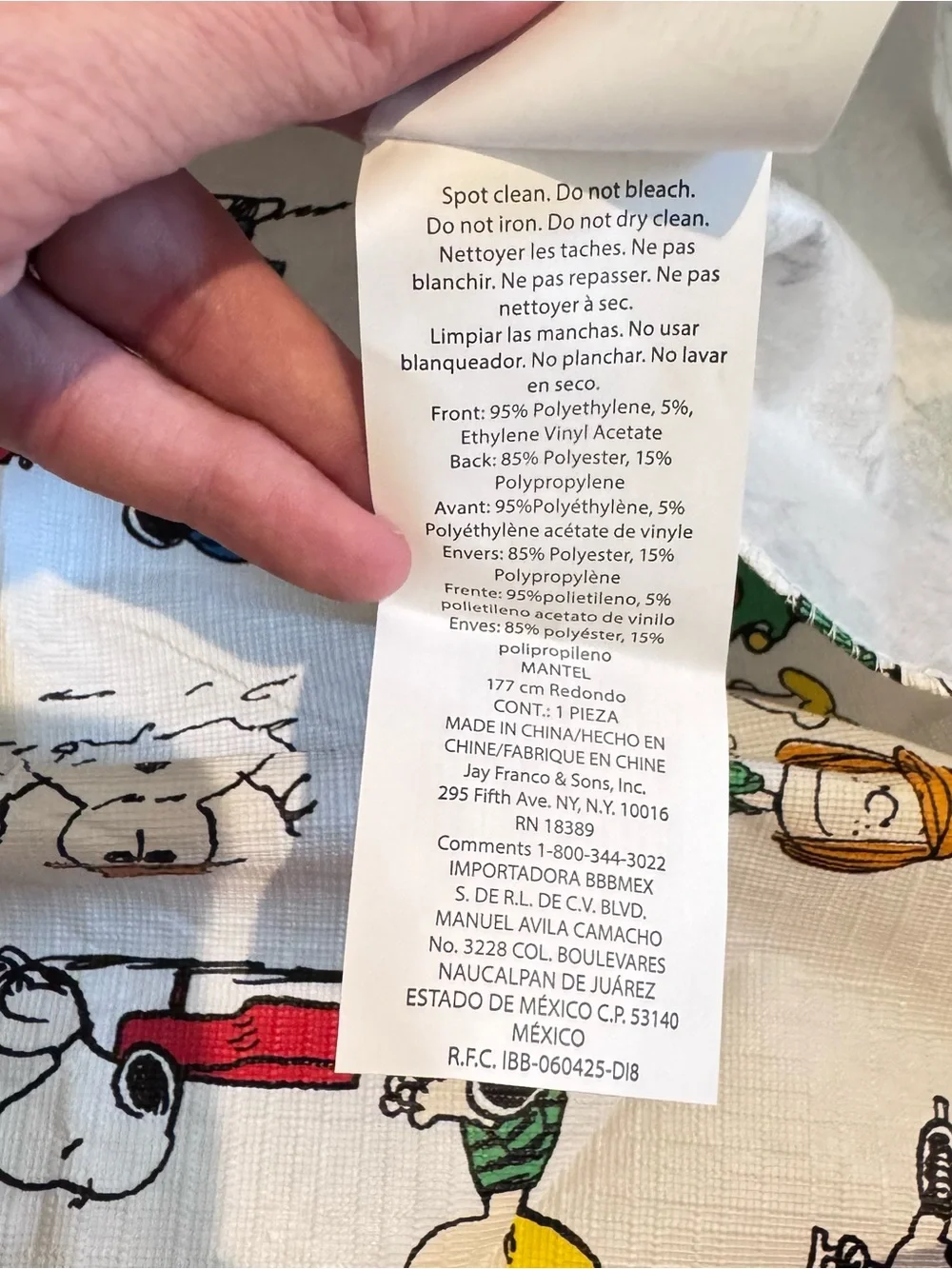 Vintage Snoopy Charlie Brown Peanuts Vinyl Table Cloth Round 70”